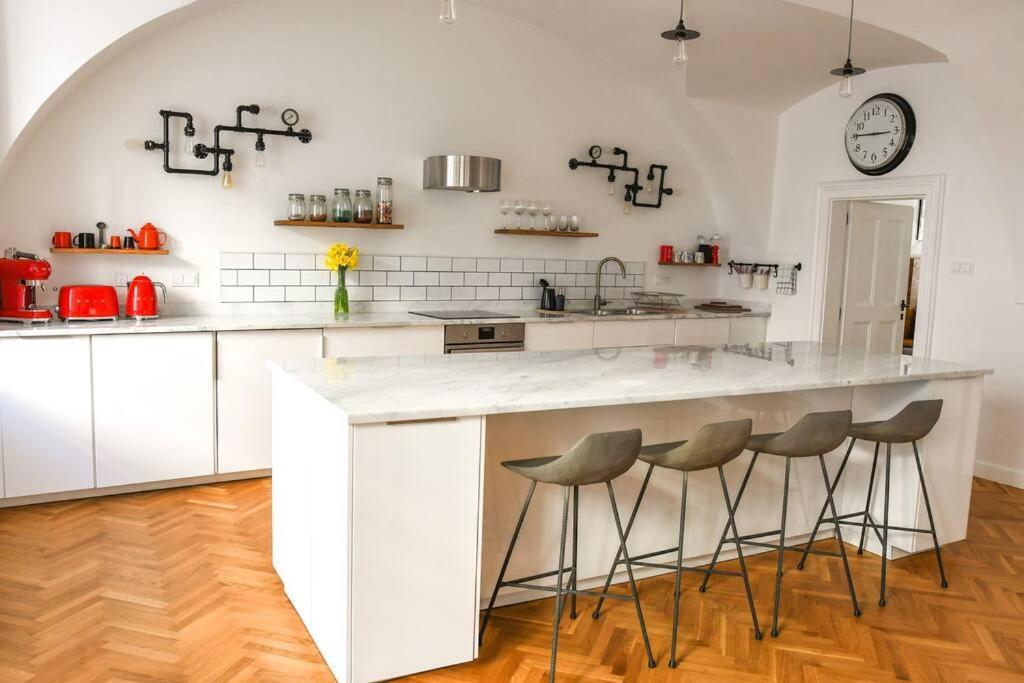 Beautiful 2Bed Apartment In The Centre Of Varaždin Extérieur photo